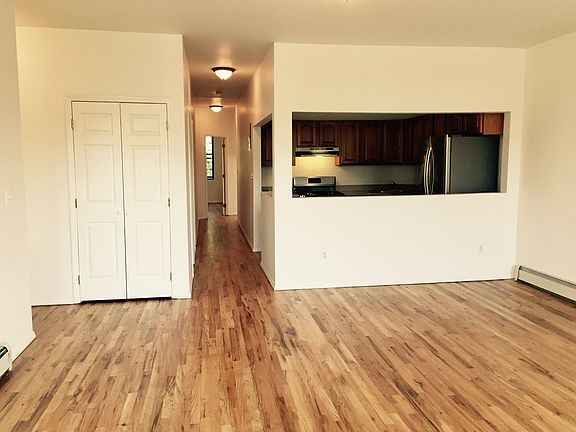 5th image of 230 Gates Ave #2
