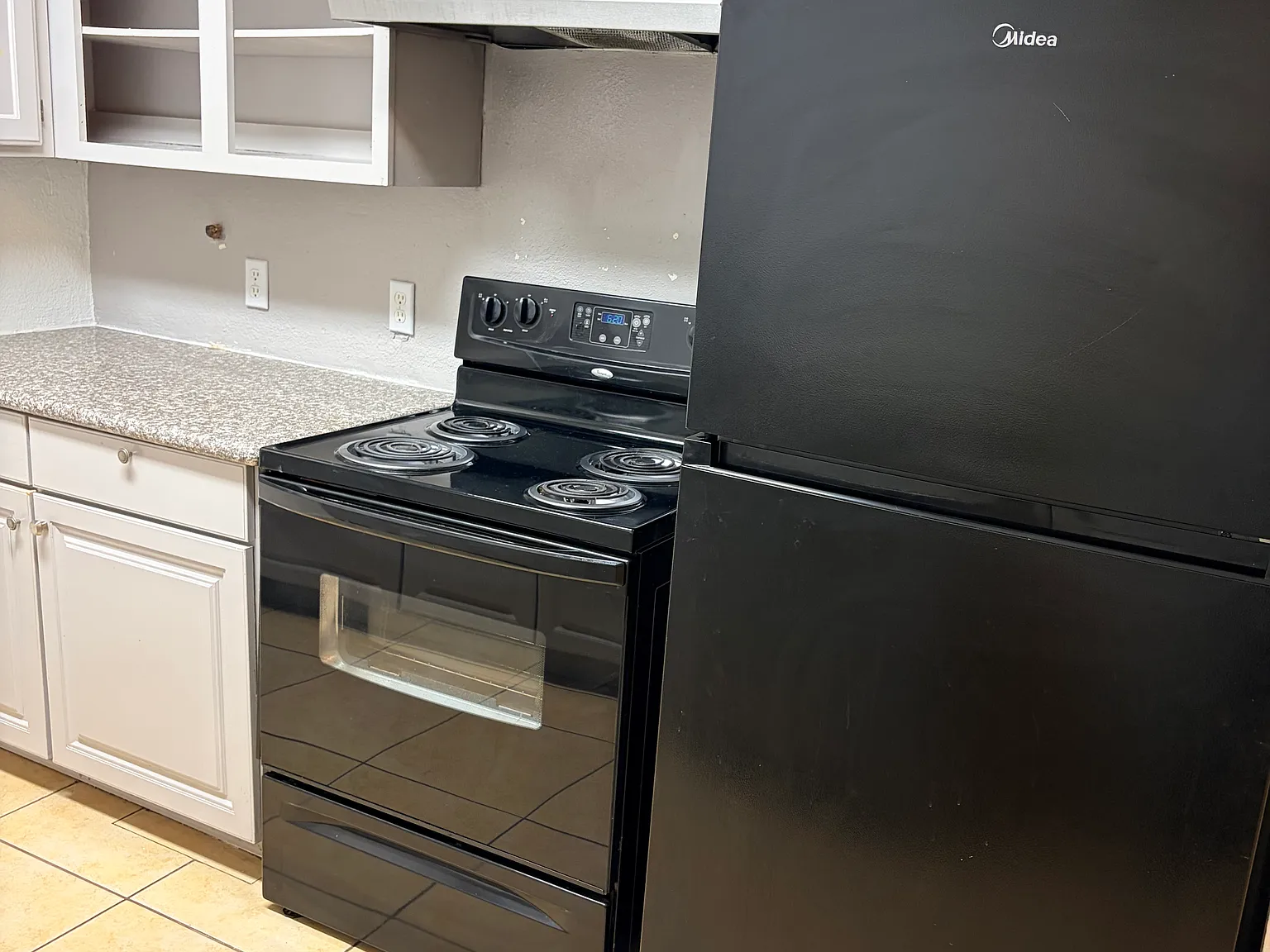 3 bed, 875 sqft, $2,000 — Photo 4