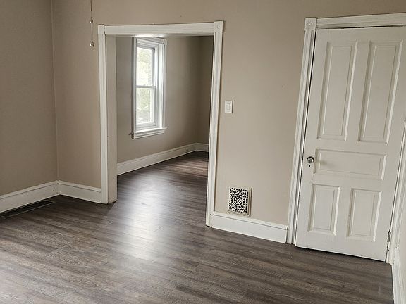 4th image of 7325 Butcher St