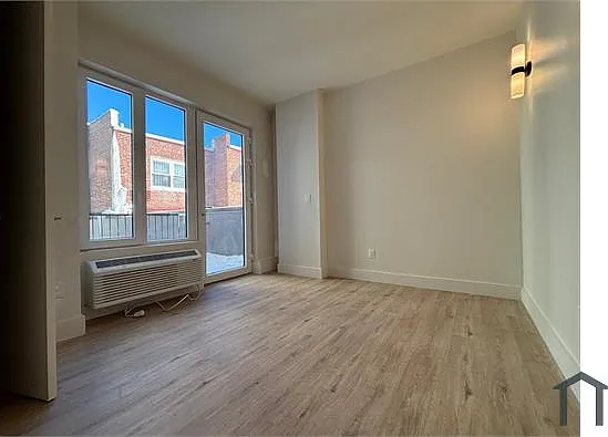 1 bed, 550 sqft, $2,575 — Photo 2
