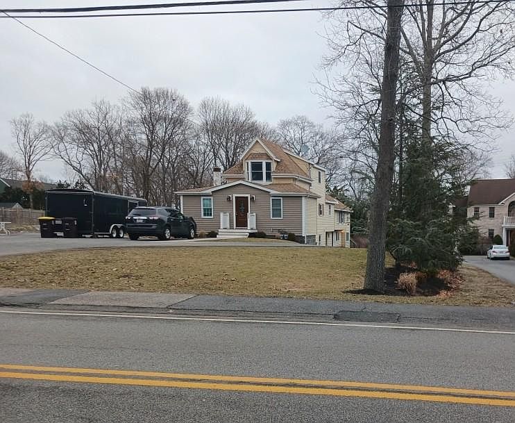 2nd image of 490 Front St