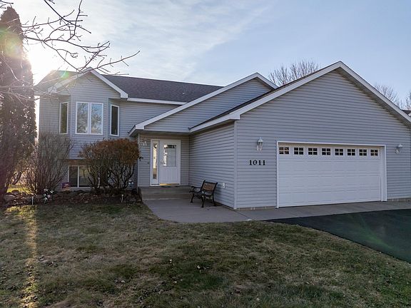 2nd image of 1011 Brook Ct