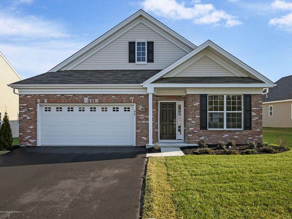 1st image of 92 Woodview Dr