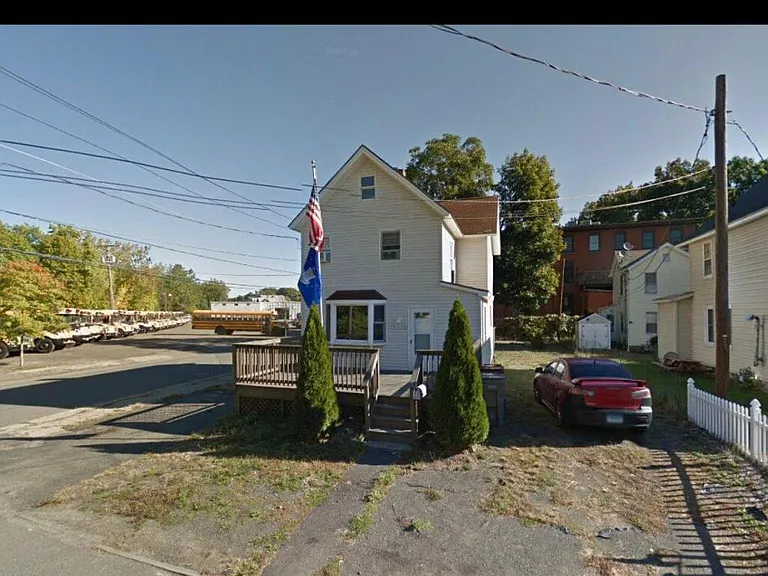 52 Hotchkiss St — Photo 9