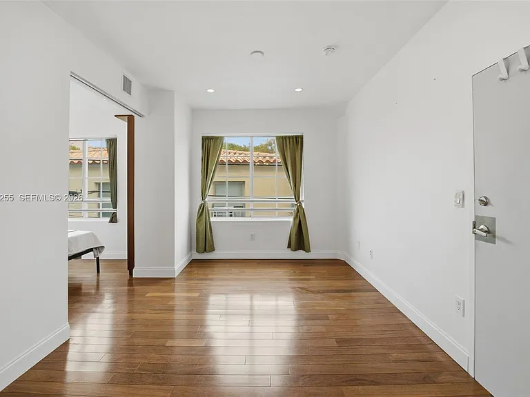 526 15th St #17 — Photo 3