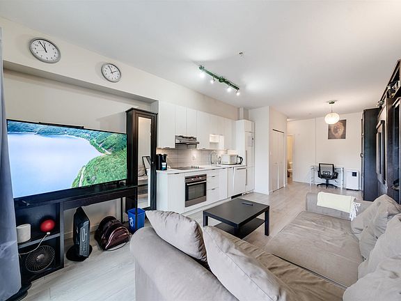 3rd image of 13678 Grosvenor Rd #101