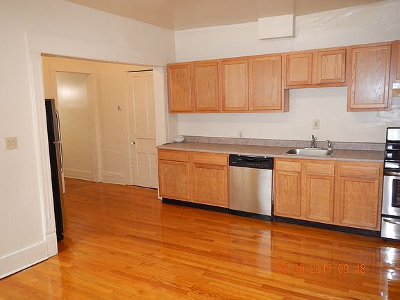 4th image of 430 Westcott St APT 2