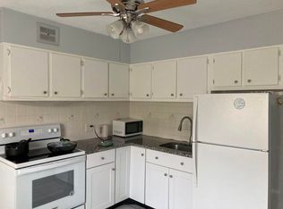 72 W Shore Rd APT 101, Warwick, RI 02889