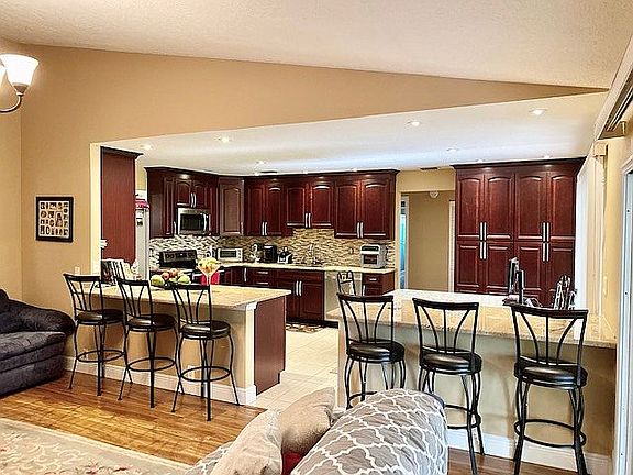 Double Breakfast Bar