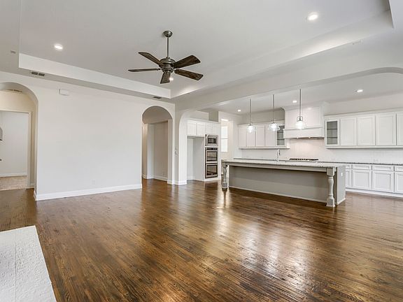 4th image of 1649 Olive Ave