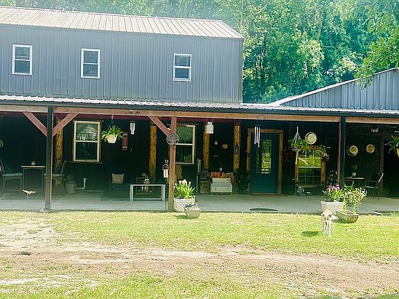 3rd image of 1167 Begonia Rd