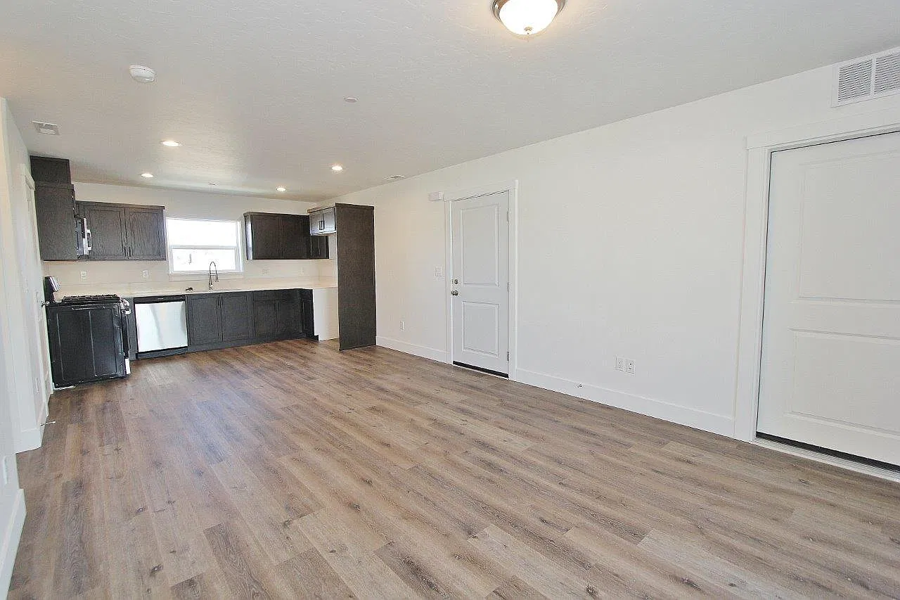 2 bed, 930 sqft, $1,425 — Photo 4