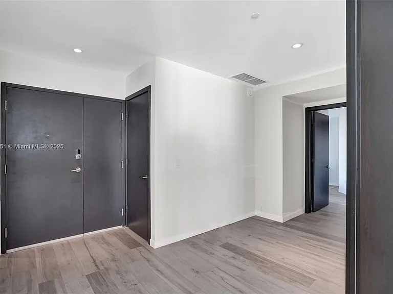 480 NE 31st St #1401 — Photo 43
