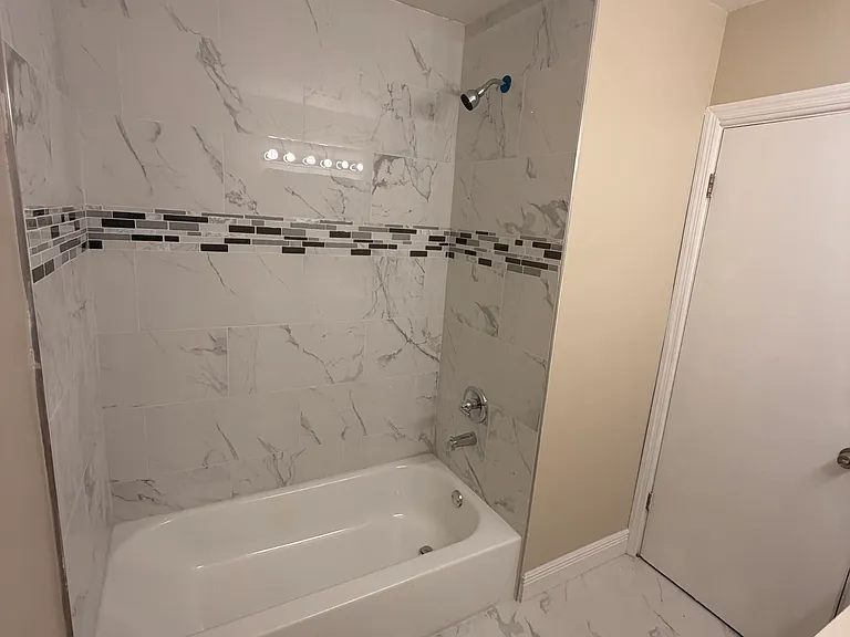 1315 W Avon Blvd — Photo 7