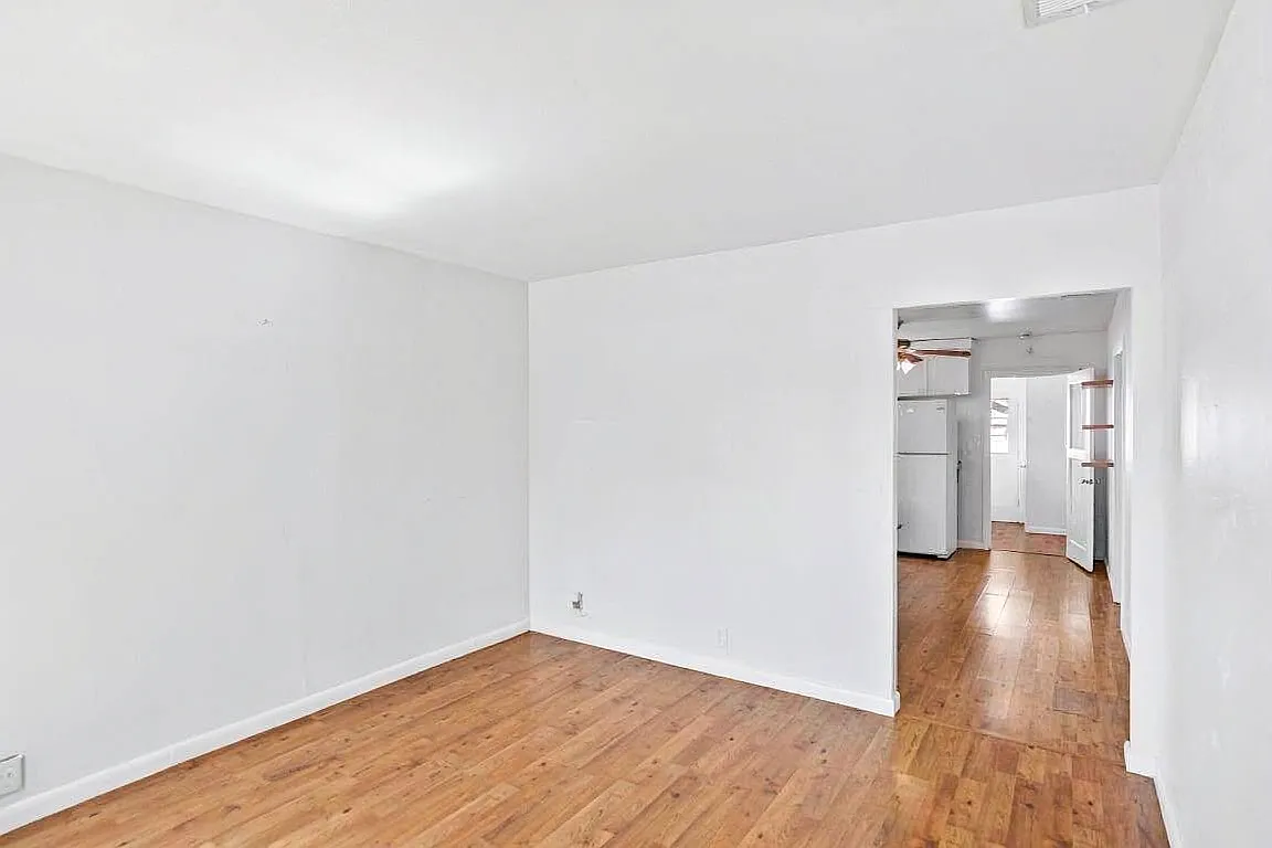 3 bed, 1228 sqft, $2,050 — Photo 4