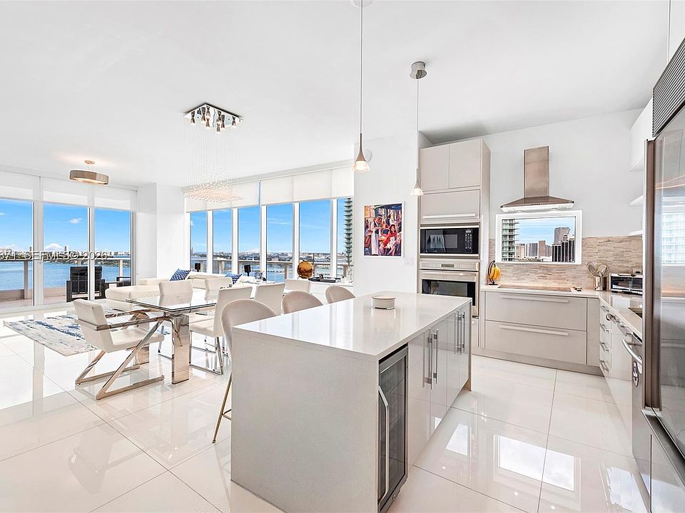 1st image of 2020 N Bayshore Dr APT 2110