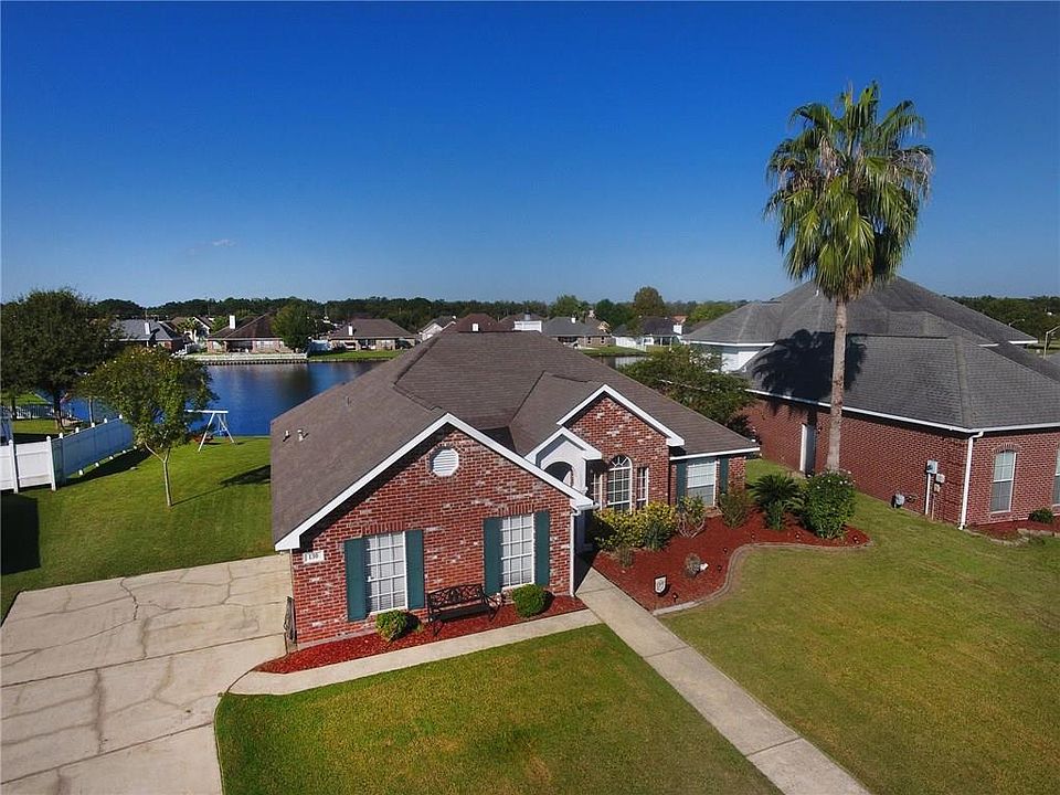 1st image of 130 Oakmont Dr