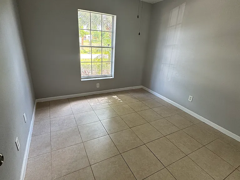 449 SW Fifer Ave — Photo 9
