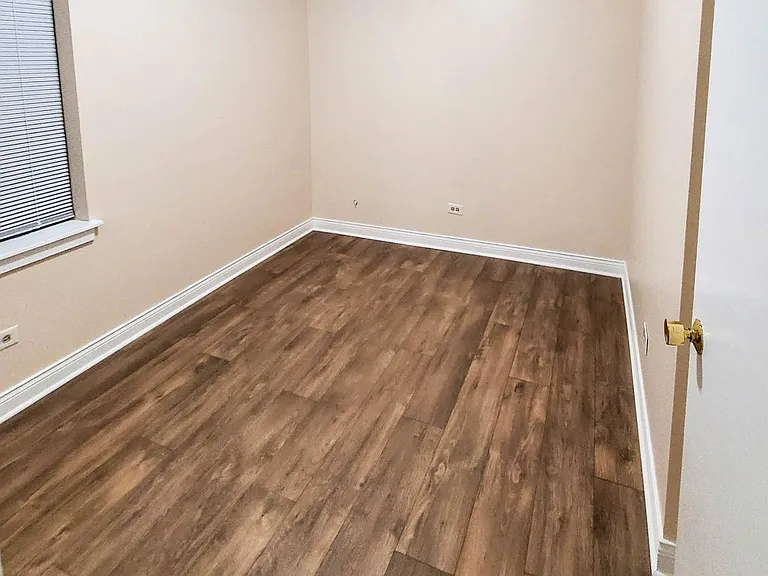 1454 N Leavitt St #1 — Photo 8