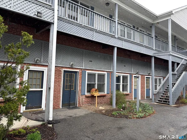 31 Railroad St, Canaan, CT 06018