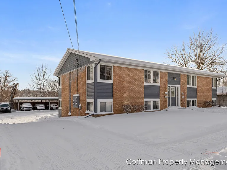 810 Benson Ave NE — Photo 9