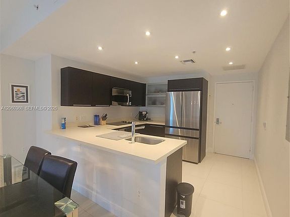 3rd image of 90 SW 3rd St APT 3104