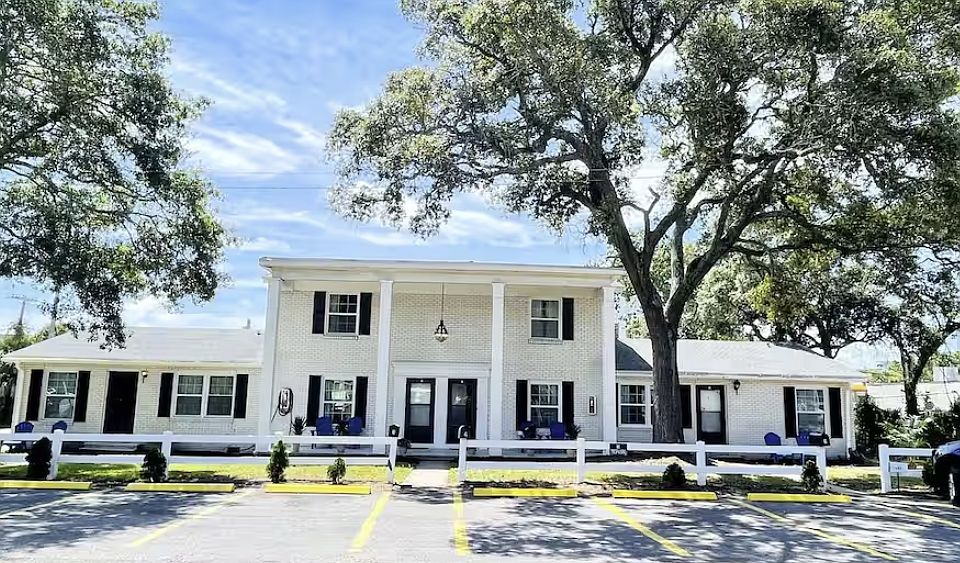 1st image of 1602 Legion St #4