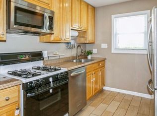 25 Woodhollow Rd #1, Albertson, NY 11507