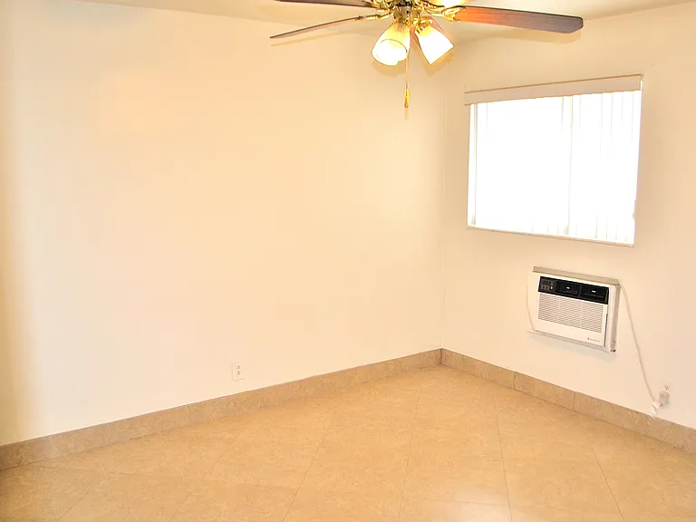 4209 NE 21st Ave #3 — Photo 10
