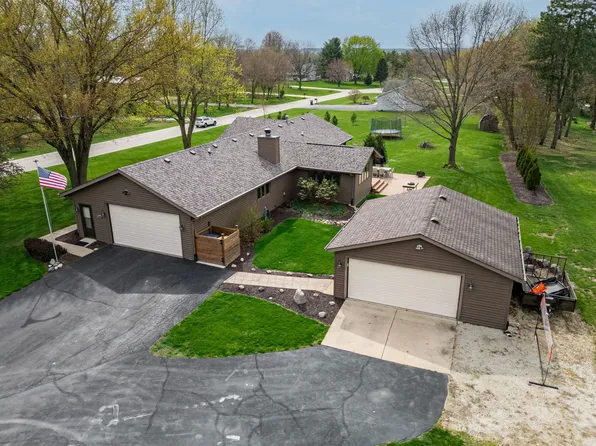 11602 Bowen Pkwy, Roscoe, IL 61073