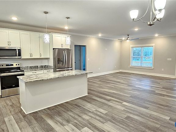 5th image of 238 Oswald Ln