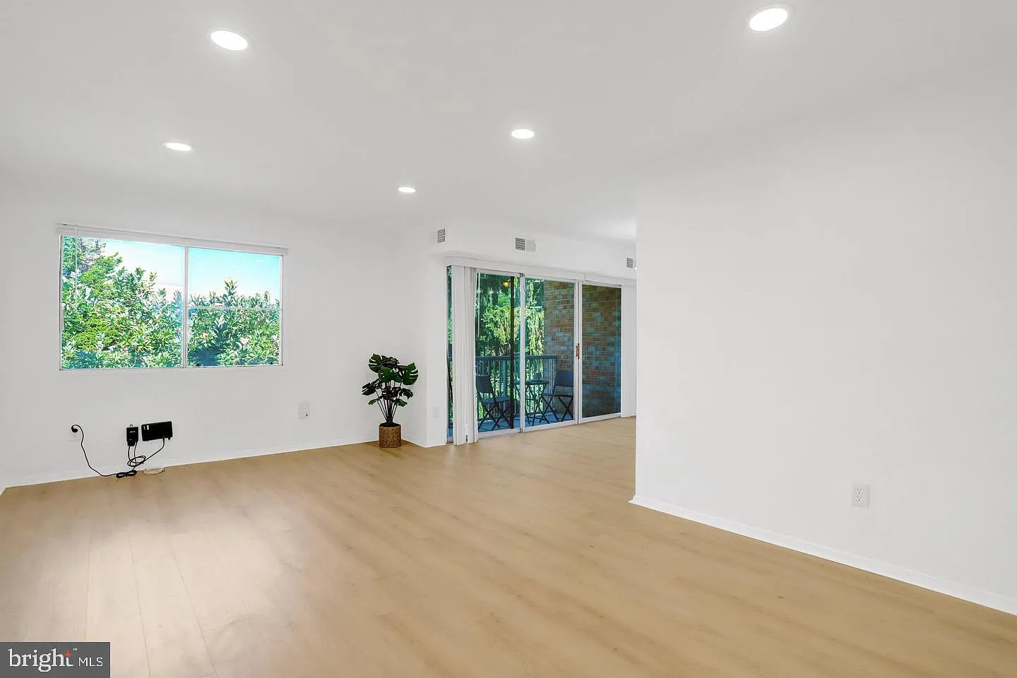 Yorktowne Square Condo — Photo 3
