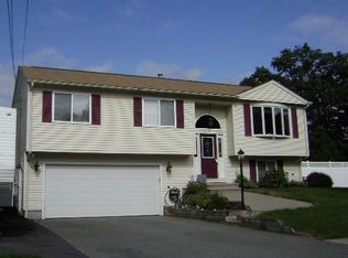 37 Lillian Ct, Warwick, RI 02886