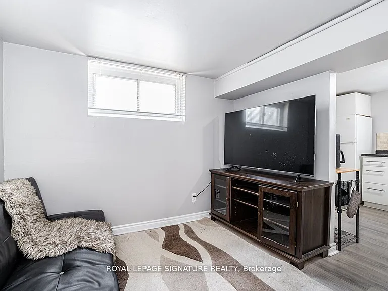 1078 Eastmount Ave #2 — Photo 11