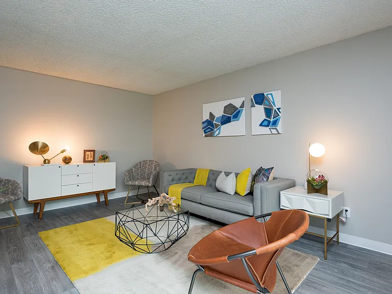 Hidden Oaks Apartments — Photo 8