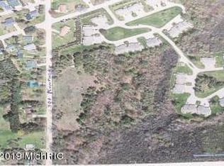 301 Kentucky Ave, Cadillac, MI 49601