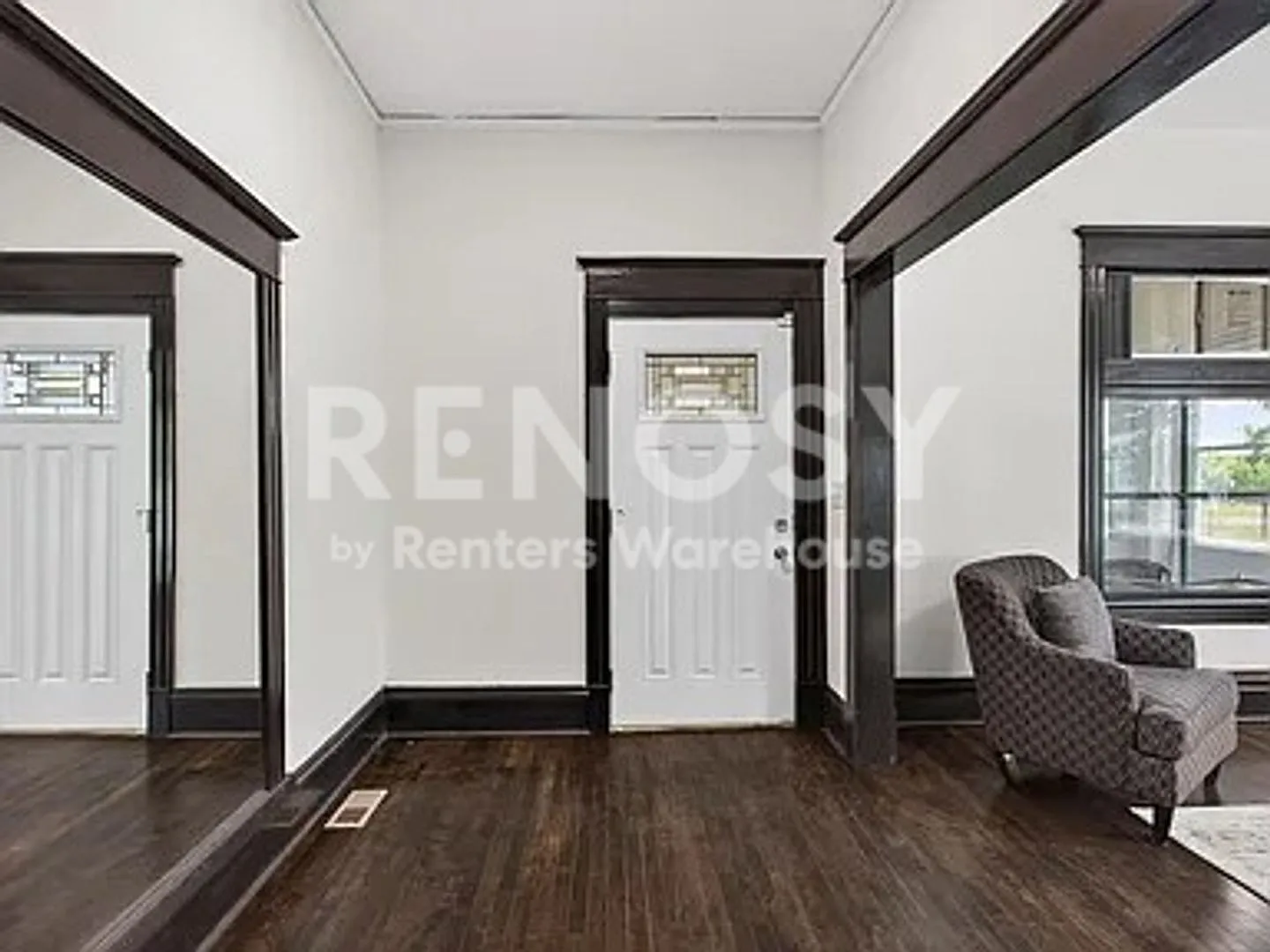 2BD/1BA Duplex in Minneapolis Available Now! — Photo 4