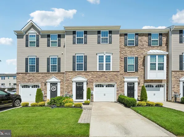 179 Village Green Ln, Sicklerville, NJ 08081