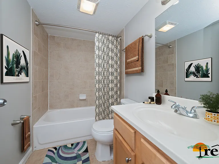 2361 Maryland Ave — Photo 3