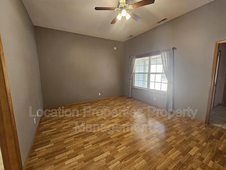 4104 Saddlehorn Dr — Photo 29