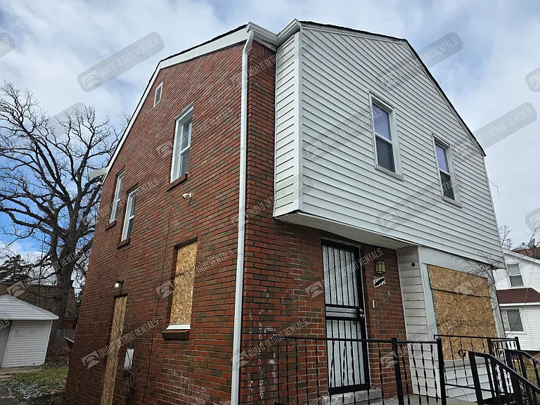 5293 Berkshire St — Photo 2