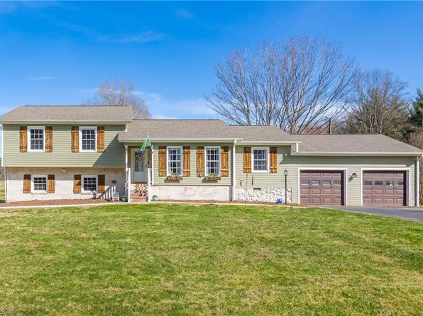 301 Branch Dr, Dobson, NC 27017