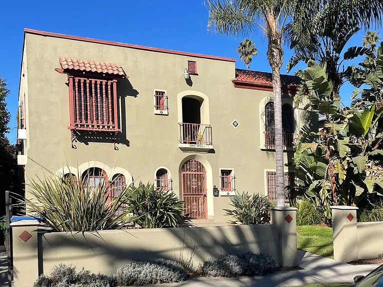 1153 1/2 N Coronado St — Photo 11