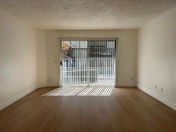 3rd image of 11030 Hartsook St APT 102