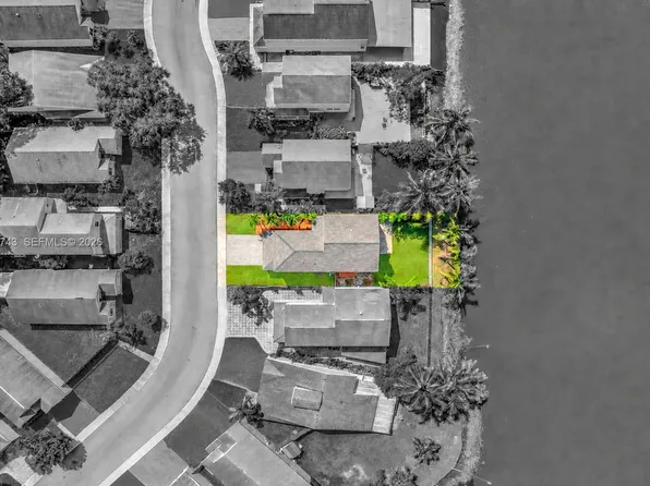 223 SW 159th Way, Sunrise, FL 33326