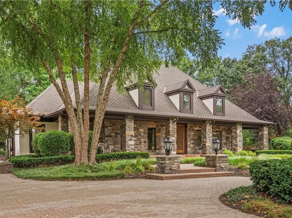 17355 Metcalf Pl, Overland Park, KS 66085