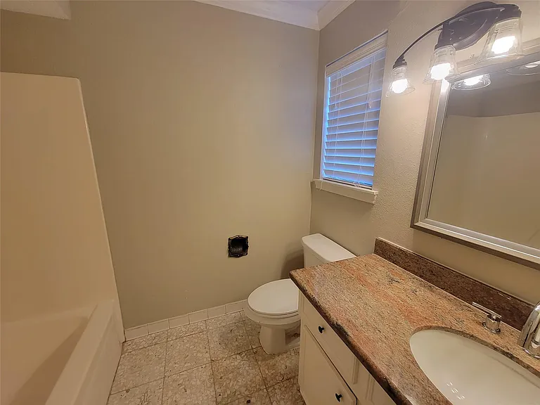 4015 Chapel Square Dr — Photo 20