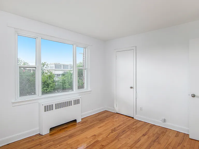 340 Tillbury Ave #4 — Photo 7