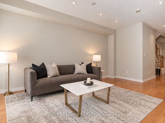 3rd image of 1 Ridgeway Ct