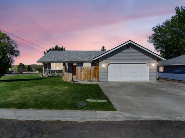 14 NE Hillcrest St, Madras, OR 97741